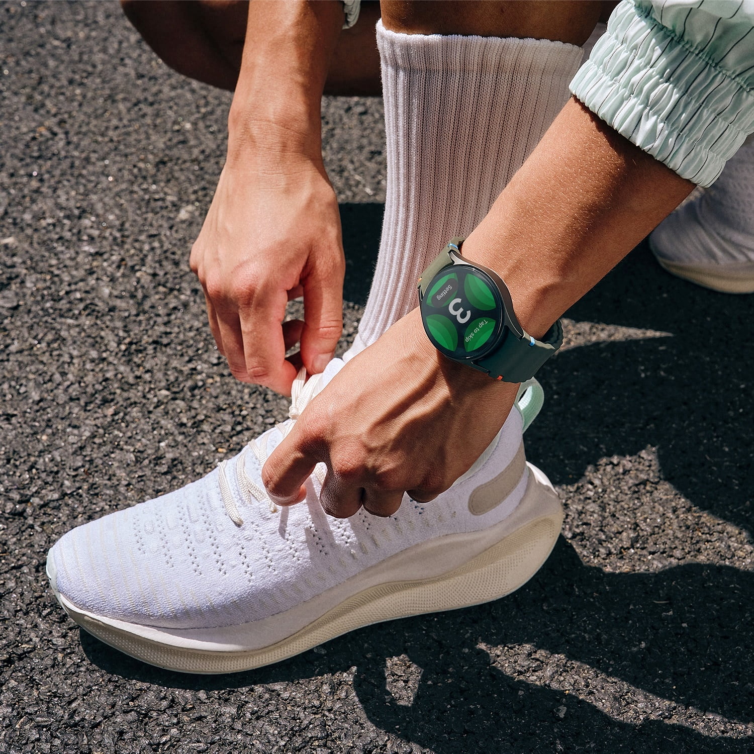 Samsung Galaxy Watch7 40mm Bluetooth and Wifi Aluminum Smart Watch, Cream